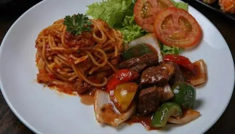 Hình ảnh MỲ Ý XÀO BÒ LÚC LẮC