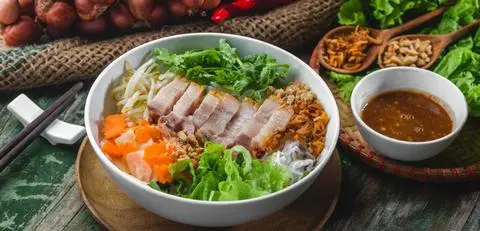 Hình ảnh Bún Mắm Nêm Heo Quay