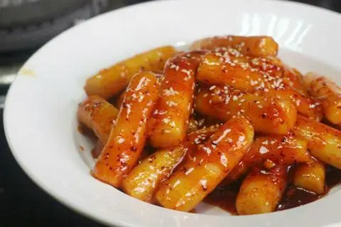 Hình ảnh Bánh gạo chiên sốt cay (15 viên)