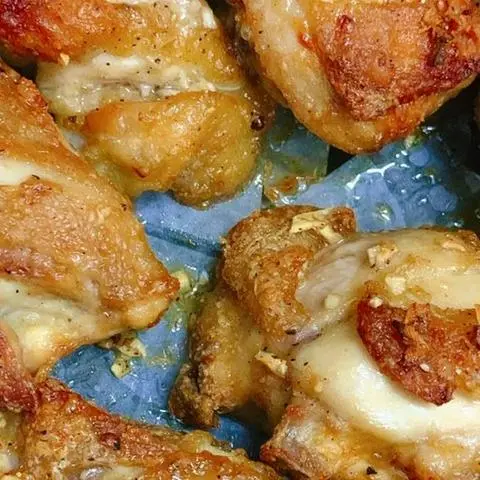Hình ảnh Gà Mắm Tỏi
