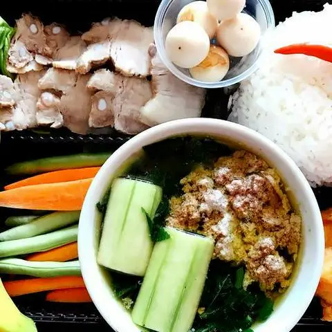 Hình ảnh Combo 11 - cơm thịt luộc - trứng cuộn
