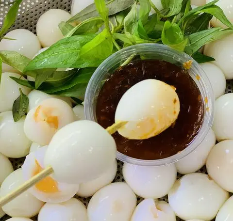 Hình ảnh Chén trứng lòng đào + Sốt ( Kèm rau răm)