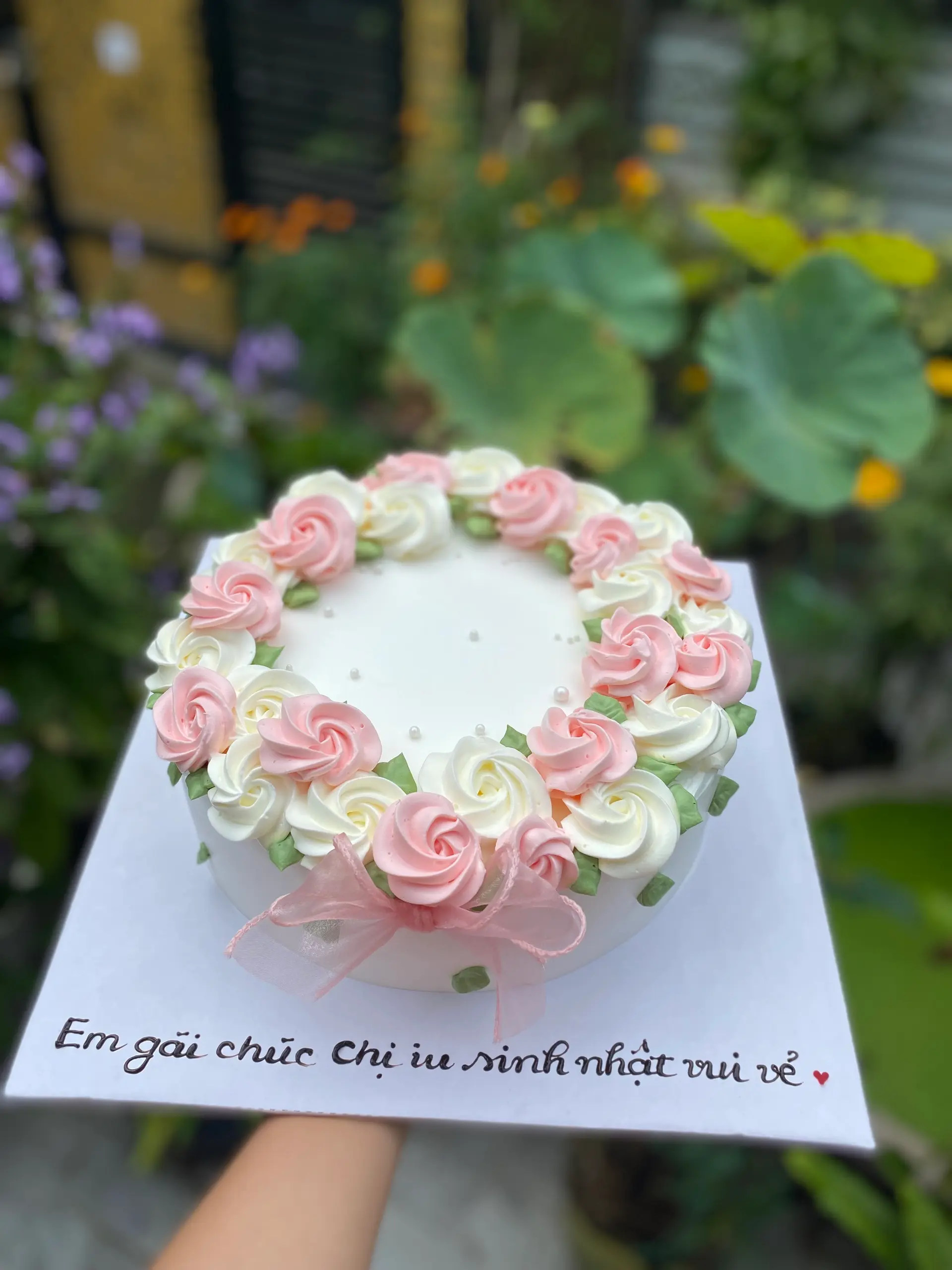 Hình ảnh bánh hoa kem 17 cm - 209k