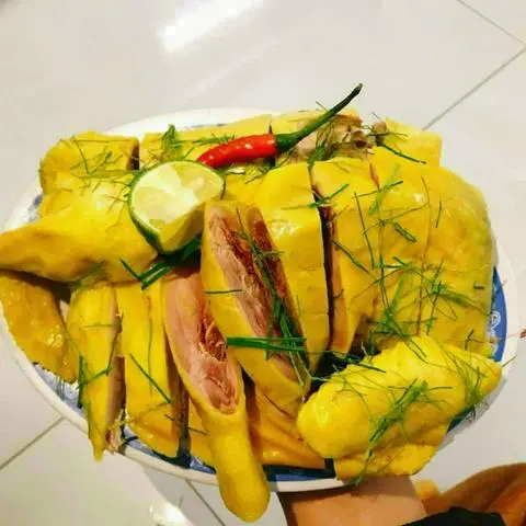 Hình ảnh Gà ủ muối nguyên con