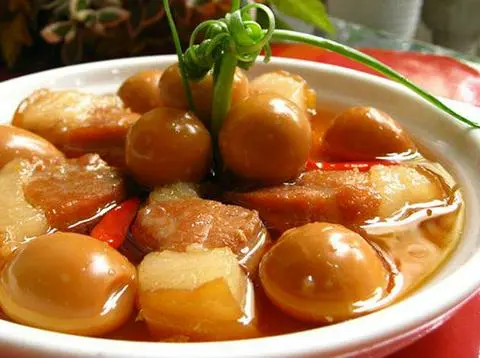 Hình ảnh Cơm niêu thịt kho trứng cút