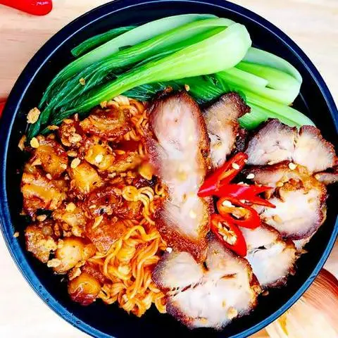 Hình ảnh Mì trộn tóp mỡ xá xíu