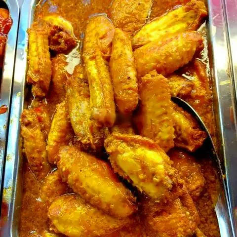Hình ảnh Cơm cánh gà kho sả ớt