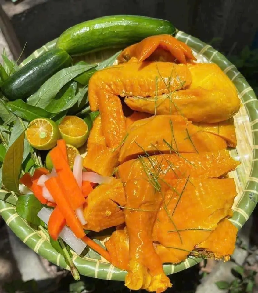 Hình ảnh Gà ủ muối nửa con