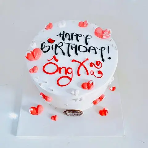 Hình ảnh bánh kem mini đơn giản nhiều trái tim nhỏ