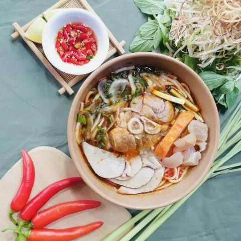 Hình ảnh Bún bò đặc biệt  - nước sâm nhà nấu
