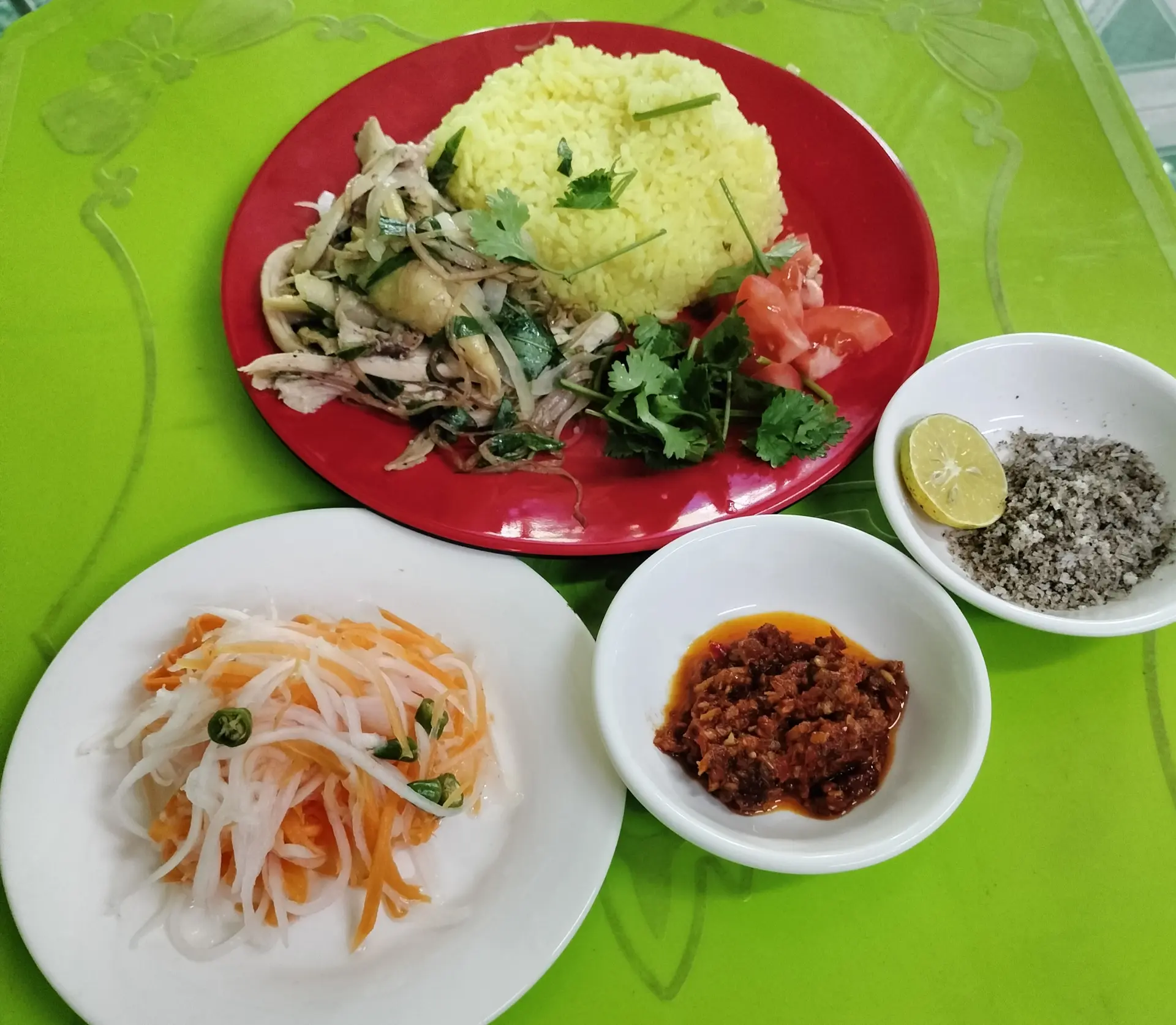 Hình ảnh Cơm gà xé 1 người ăn 