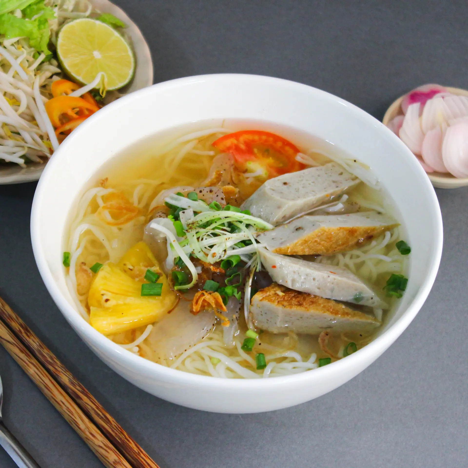 Hình ảnh Bún chả cá + sứa