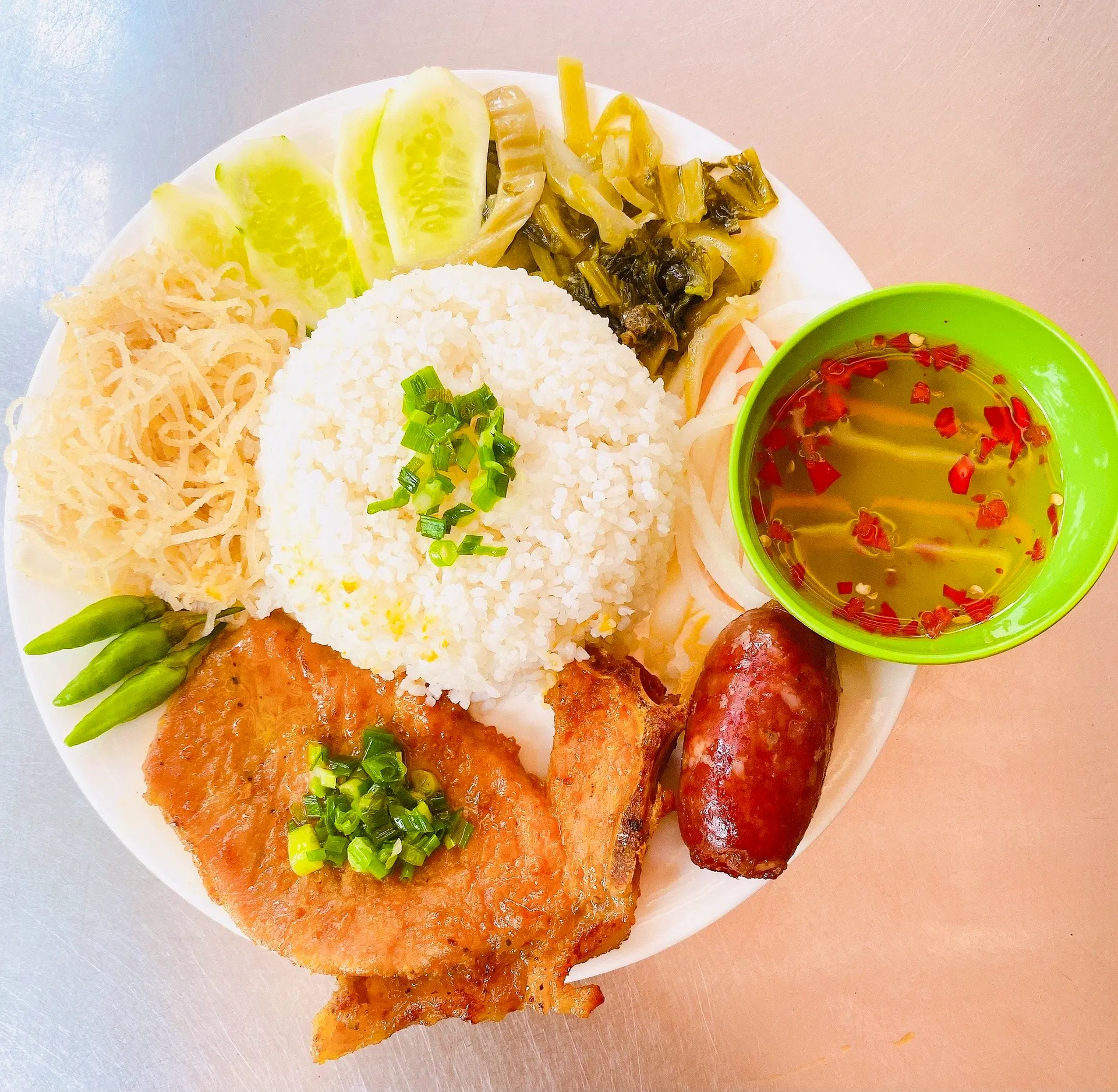 Hình ảnh Cơm Tấm Sườn Bì Lạp Xưởng