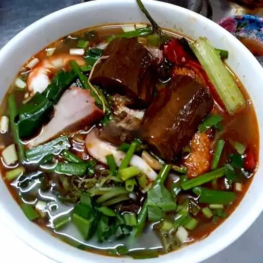 Hình ảnh Bún Mắm, Tôm, Mực, Chả Cá,chả Ớt, Heo Quay 