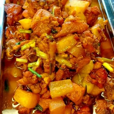 Hình ảnh Cơm gà kho củ cải