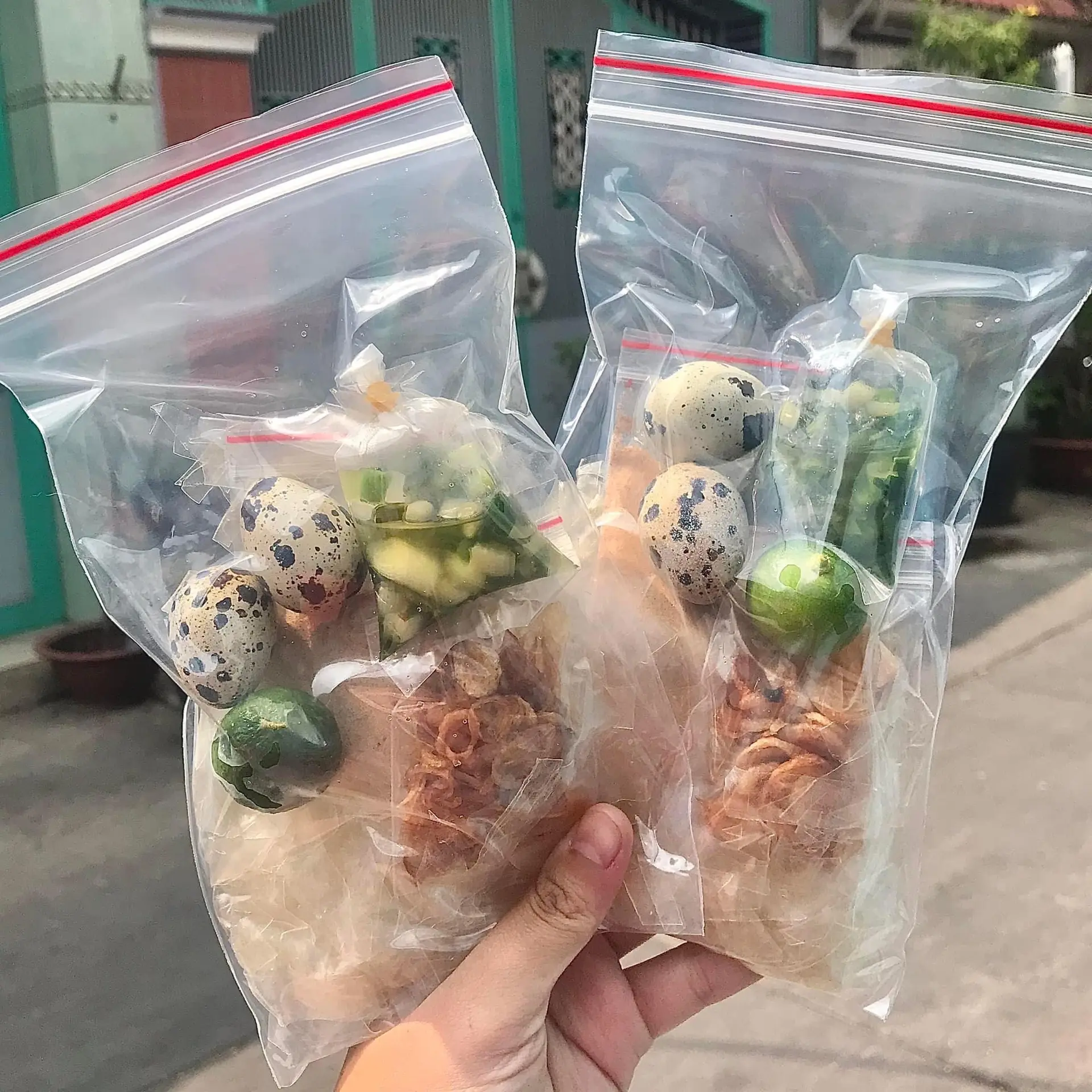 Hình ảnh Zip Mỡ Hành Trứng Cút