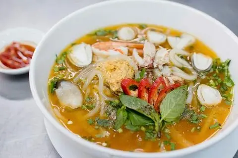 Hình ảnh Bánh Canh Tôm Thịt Trứng Cút