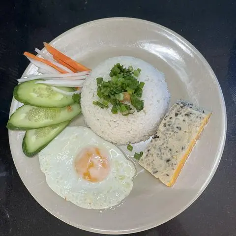Hình ảnh Cơm tấm bì chả ốp la