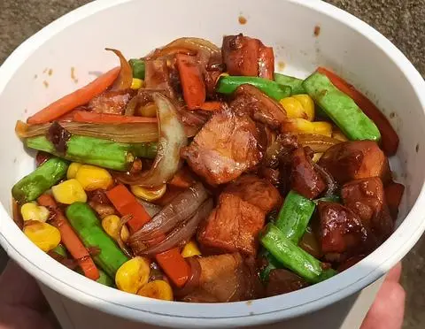 Hình ảnh Gà Xông Khói Sốt Bibimbap