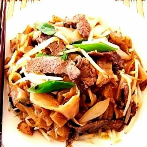 Hình ảnh Hủ tiếu mềm xào bò