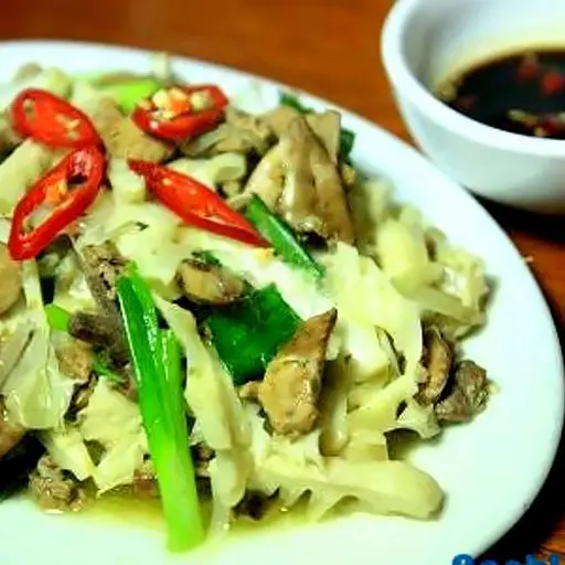 Hình ảnh Lòng Gà Xào Măng