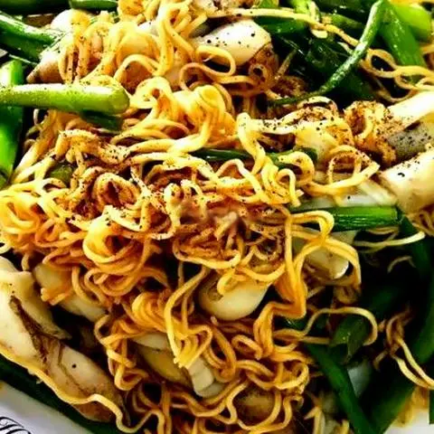 Hình ảnh Móng Tay Xào Mì