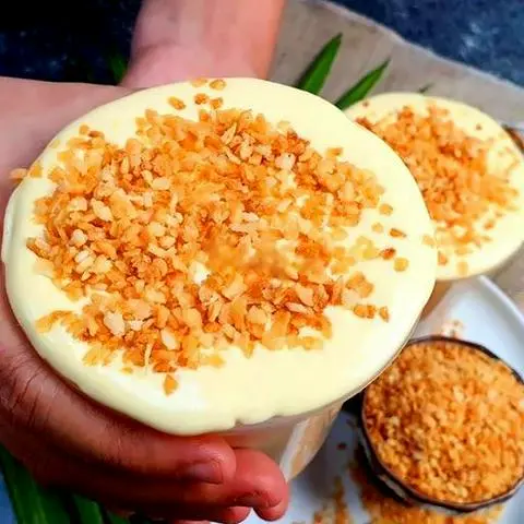 Hình ảnh Trà Sữa Kem Trứng Dừa Nướng Size L