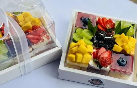 Hình ảnh Set 9 ly bánh mix vị trái cây tươi ( kèm hộp trong suốt sang xịn )