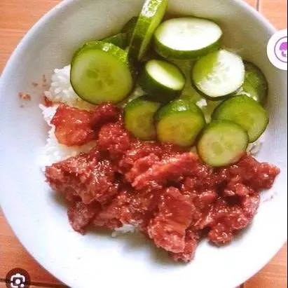 Hình ảnh Cơm thịt xào mắm ruốc + canh rong biển