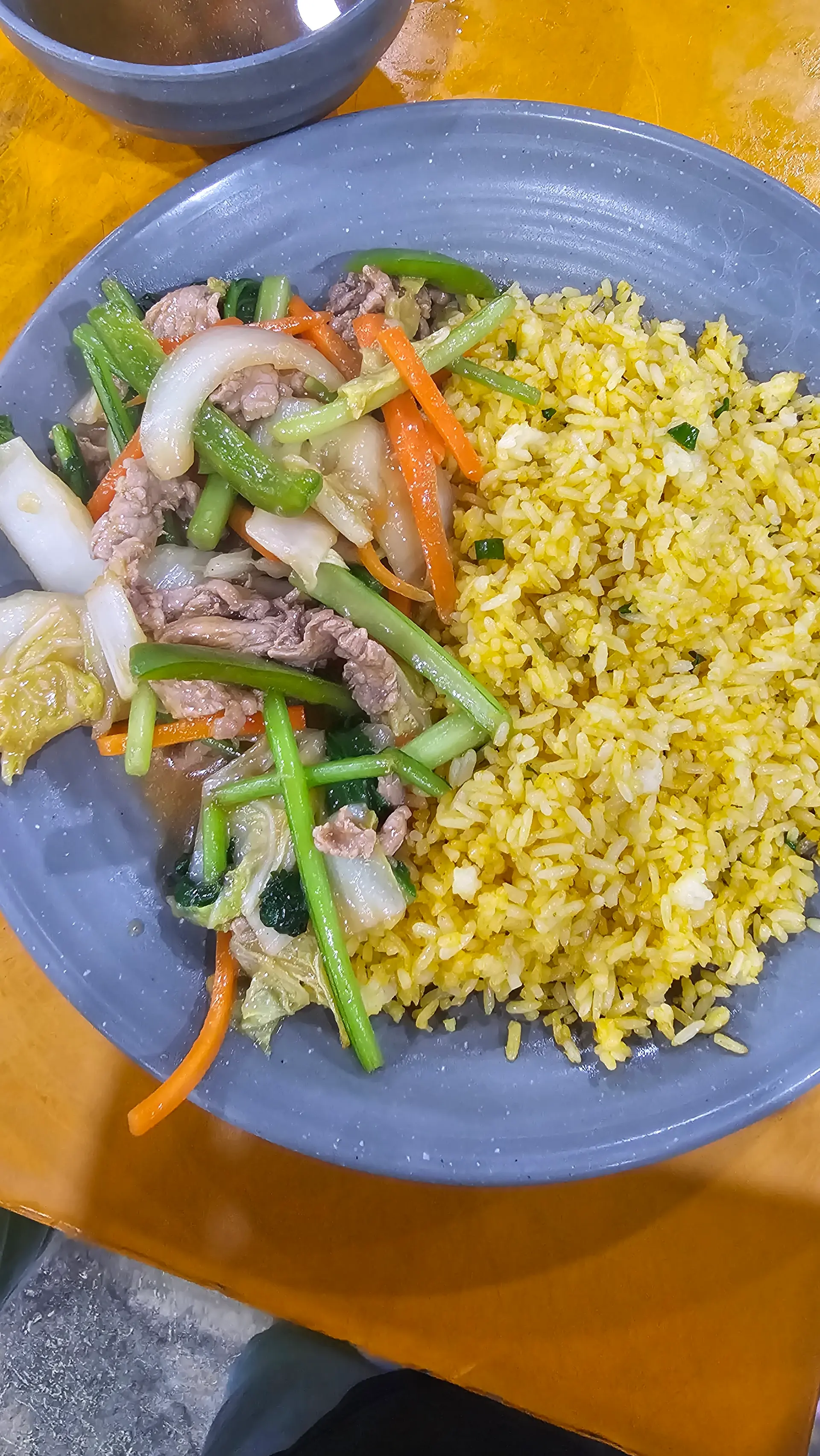 Hình ảnh Cơm chiên Bò Xào Rau 
