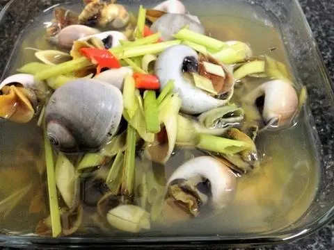 Hình ảnh Ốc mỡ hấp sả 