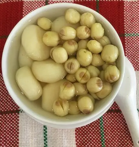 Hình ảnh Chè hạt sen củ năng