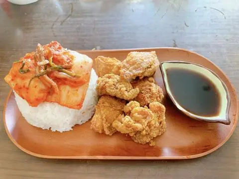 Hình ảnh Cơm Gà Viên Sốt Phomai Dứa (Sốt Riêng)