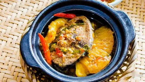 Hình ảnh Cơm - cá ngừ kho thơm