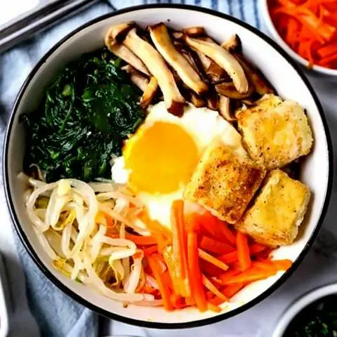 Hình ảnh Vegan bibimbap - cơm trộn chay