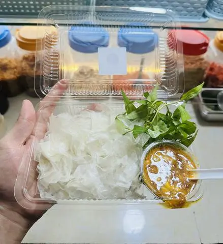 Hình ảnh Bánh Tráng Chấm Muối Ớt