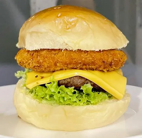 Hình ảnh Hamburger bò gà phô mai