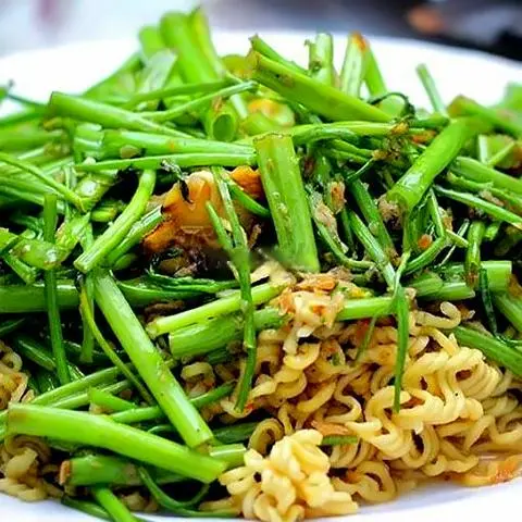 Hình ảnh Rau muống xào mì