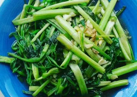 Hình ảnh Cần nước xào tỏi