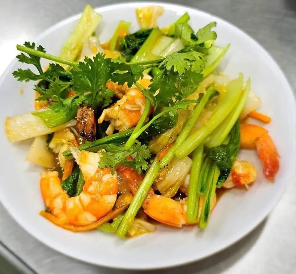 Hình ảnh nui xào thập cẩm 