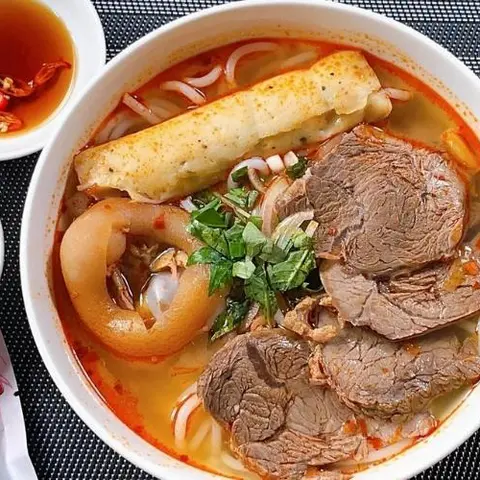 Hình ảnh Bún Bò Giò Heo Chả 