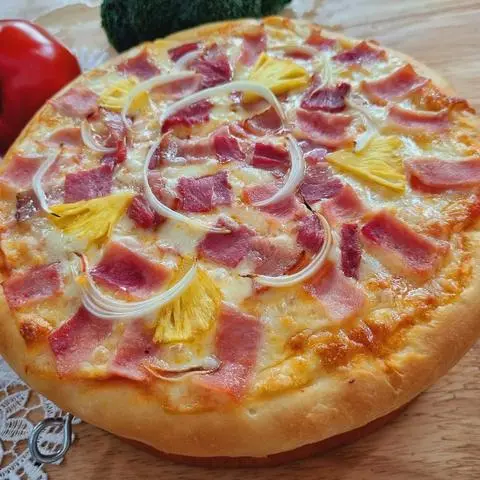 Hình ảnh Pizza Dăm Bông Dứa Size 19cm