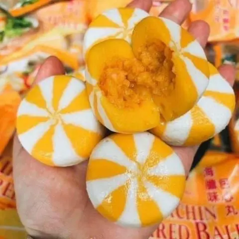 Hình ảnh BÁNH BAO TRỨNG CA HỒI VÀNG