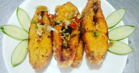 Hình ảnh Cơm cá điêu hồng chiên mắm tỏi