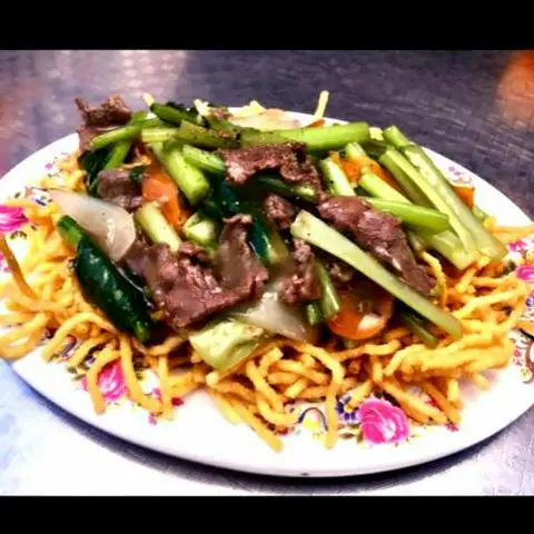Hình ảnh Mì giòn xào bò
