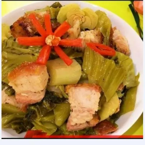 Hình ảnh Cơm - heo quay cải chua