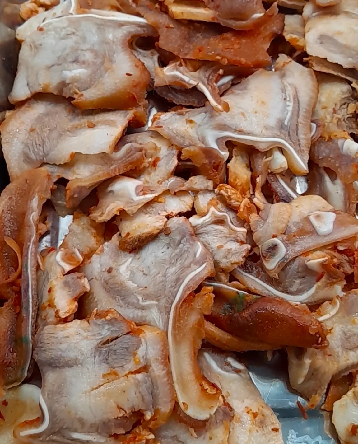 Hình ảnh Tai Heo Nướng Lu