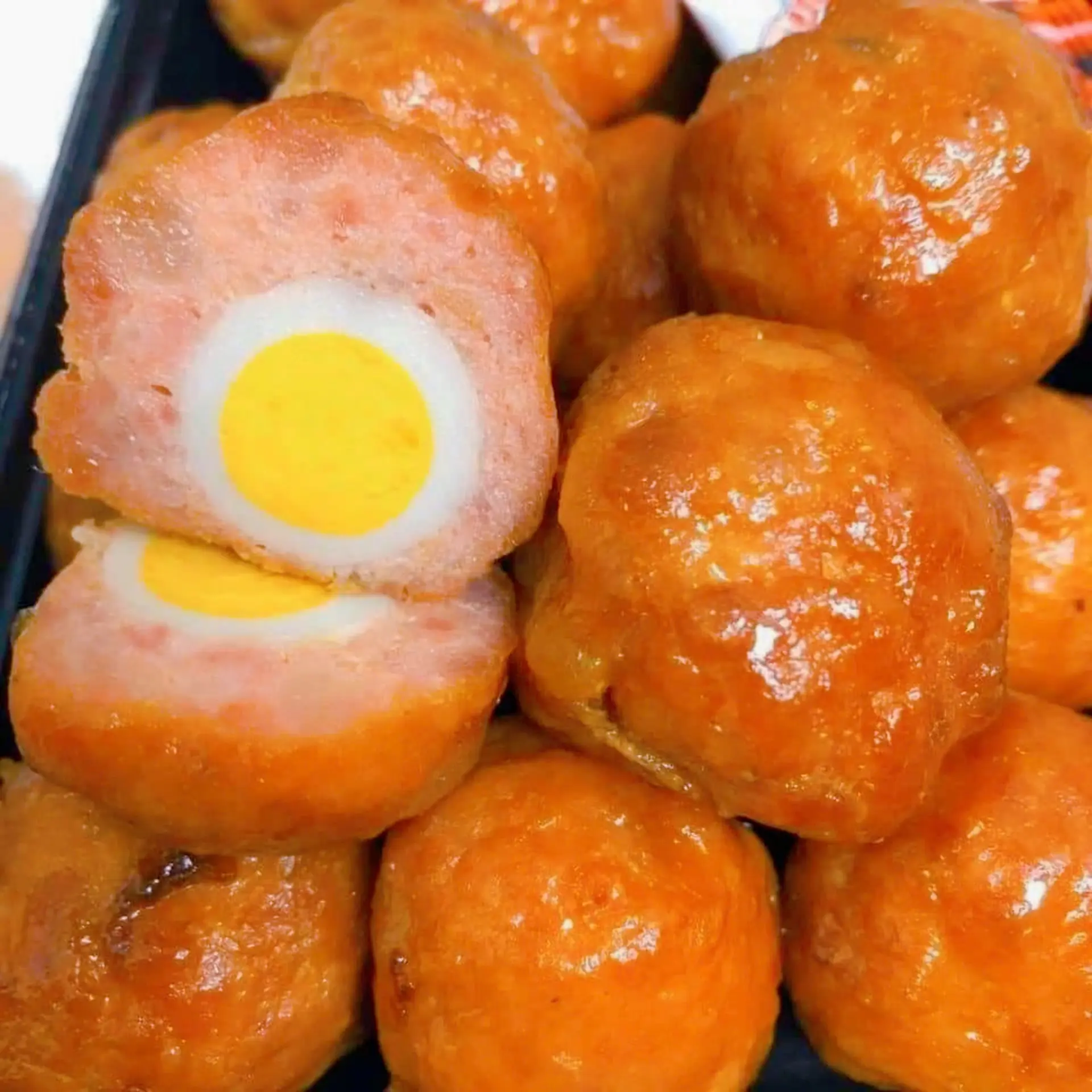 Hình ảnh Cá Viên Bọc Trứng Cút To (5 Viên), Chiên Sẵn (Kèm Tương Ớt, Cà)