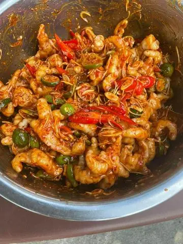 Hình ảnh Chân gà sốt Thái rút xương