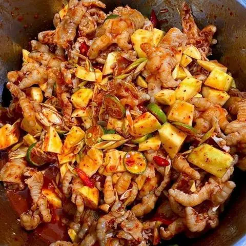 Hình ảnh Chân gà rút xương sốt thái phần lớn 3 bốn bạn cùng ăn